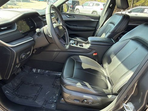 Used 2024 Jeep Grand Cherokee L Limited w/ Black Appearance Package image 16