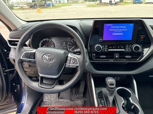 Used 2023 Toyota Highlander L FWD image 14