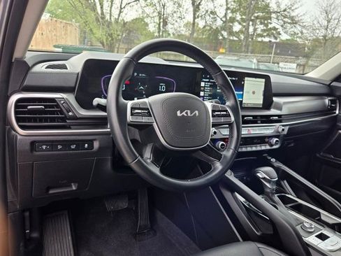Used 2025 Kia Telluride S image 15
