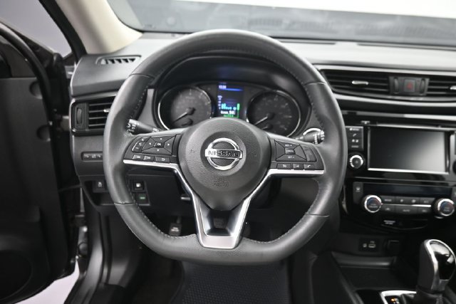 Used 2018 Nissan Rogue SV AWD/4WD image 22