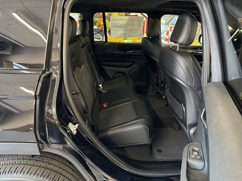 New 2025 Jeep Grand Cherokee Altitude image 50