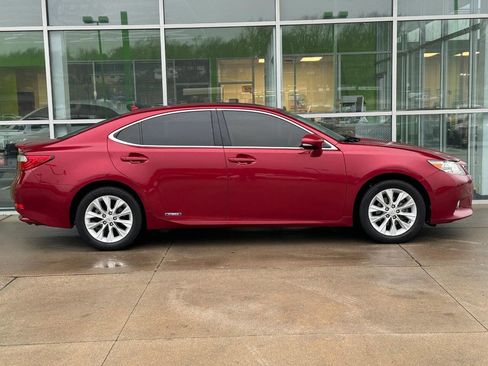 Used 2014 Lexus ES 300h w/ Luxury Package w/Bamboo Trim image 8