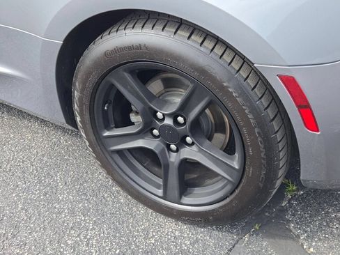 Used 2020 Chevrolet Camaro LT RWD image 15