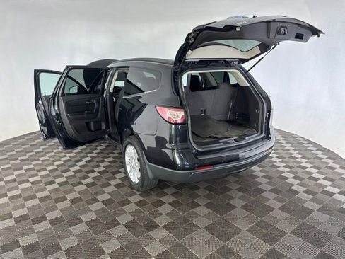 Used 2015 Chevrolet Traverse LT w/ Style and Technology Package FWD image 18