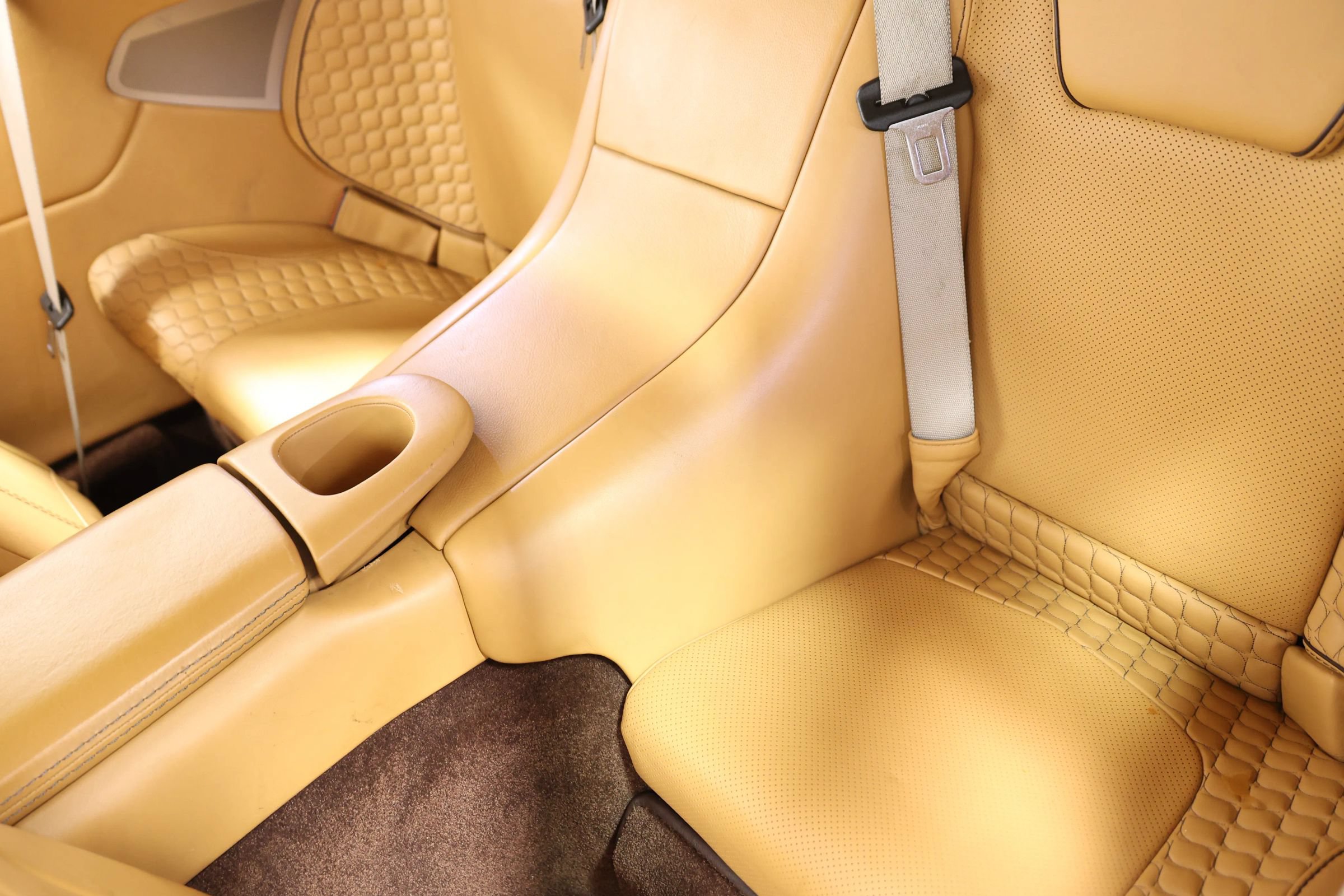 Used 2015 Aston Martin Vanquish Volante RWD image 41