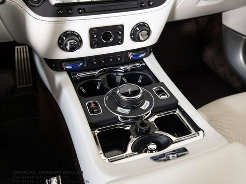 Used 2018 Rolls-Royce Dawn RWD image 14