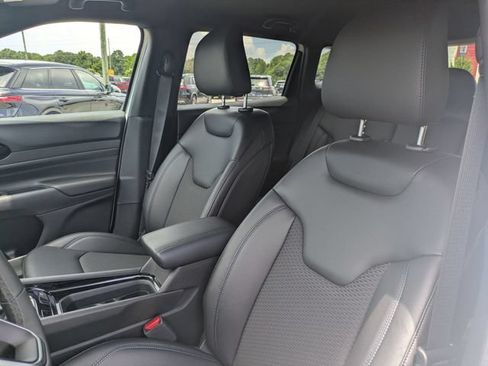 New 2026 Jeep Compass Latitude AWD/4WD image 14