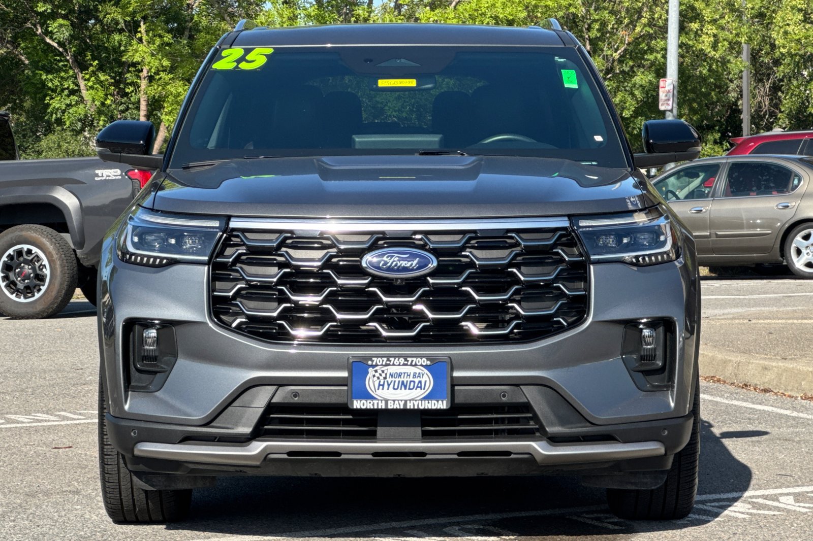 Used 2025 Ford Explorer Platinum w/ LUX Leather Package AWD/4WD image 9