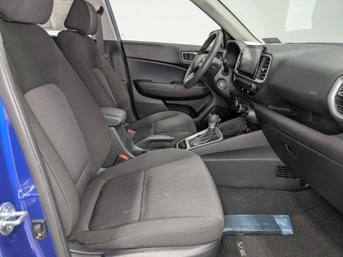 Used 2023 Hyundai Venue SE FWD image 36