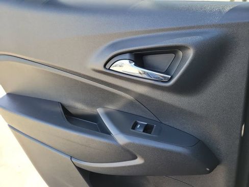 Used 2024 Chevrolet Trax LT FWD image 20