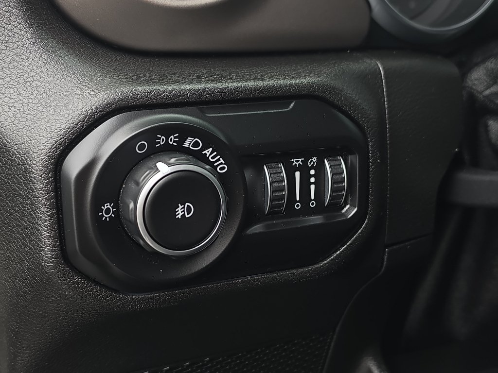 Used 2021 Jeep Wrangler Unlimited Sport AWD/4WD image 24