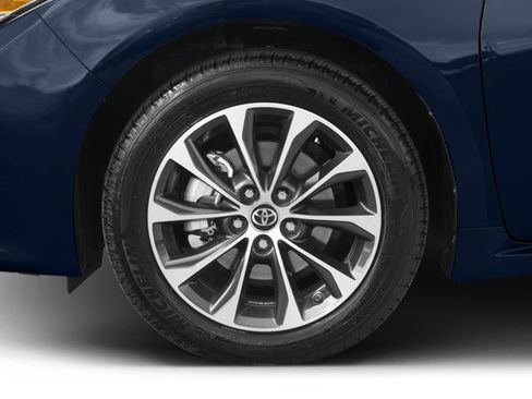 Used 2018 Toyota Avalon XLE Premium w/ Carpet Mat Package image 8