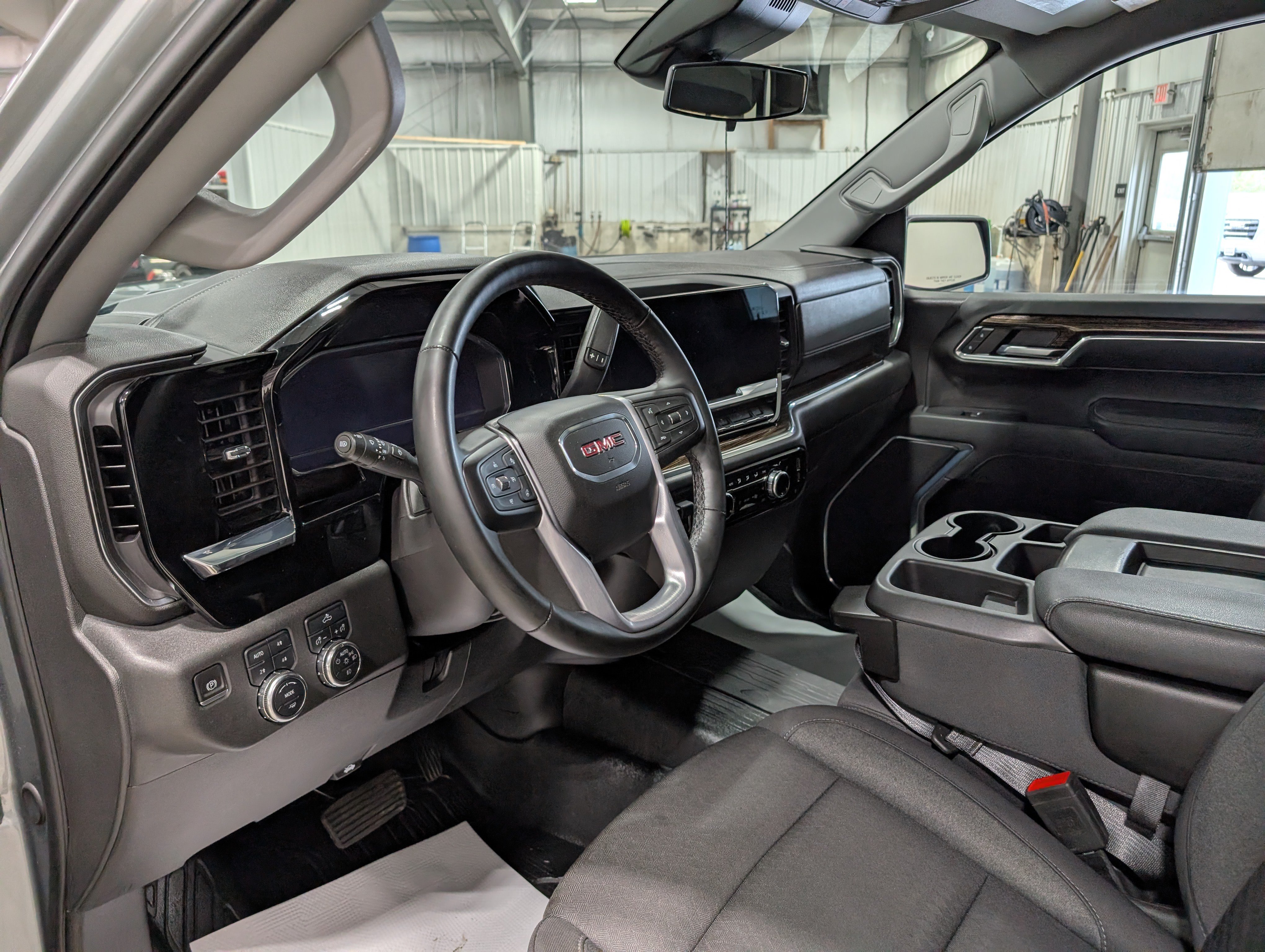 Used 2024 GMC Sierra 1500 Elevation w/ X31 Off-Road Package AWD/4WD image 13