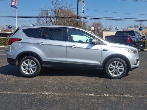Used 2019 Ford Escape SE image 8