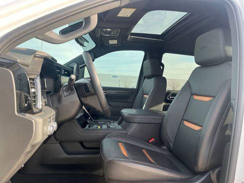 Used 2024 GMC Sierra 2500 AT4 w/ AT4 Premium Plus Package image 12