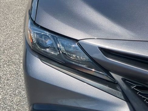 Used 2023 Toyota Camry SE image 10