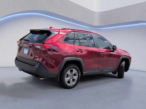 Used 2025 Toyota RAV4 XLE w/ Convenience Package FWD image 4