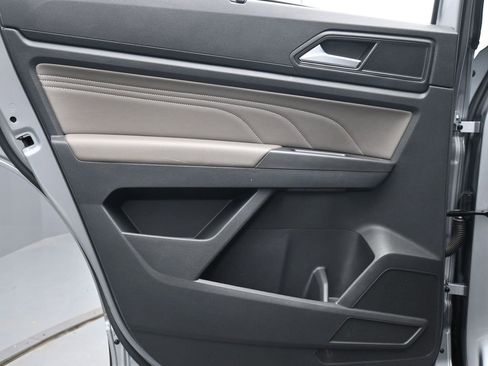 Used 2023 Volkswagen Atlas SE image 21