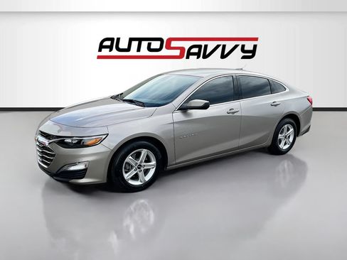 Used 2025 Chevrolet Malibu LS FWD image 3