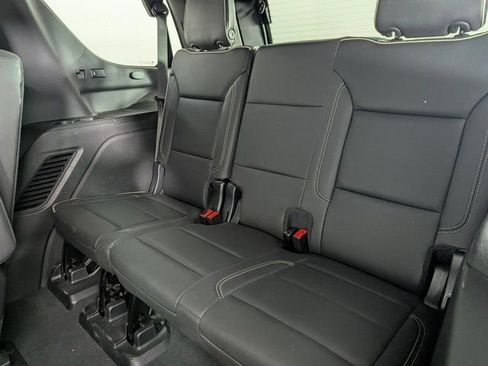 Used 2023 GMC Yukon SLT w/ SLT Premium Package image 23