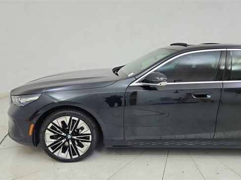 Used 2026 BMW 530i image 4