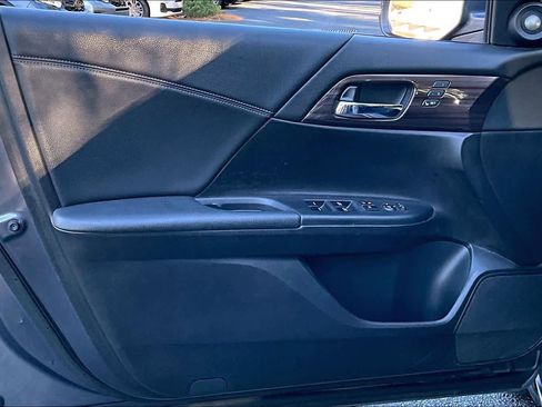 Used 2017 Honda Accord EX-L image 21