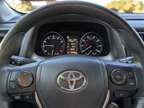Used 2017 Toyota RAV4 LE image 27