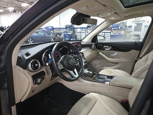 Used 2022 Mercedes-Benz GLC 300 4MATIC image 3