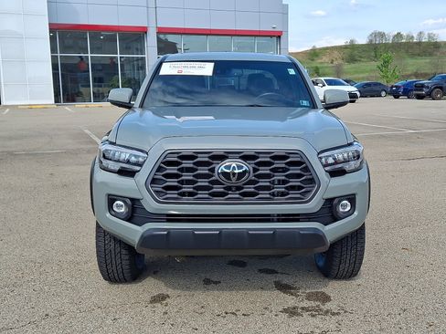 Certified 2022 Toyota Tacoma TRD Off-Road w/ TRD Premium Off Road Package AWD/4WD image 2