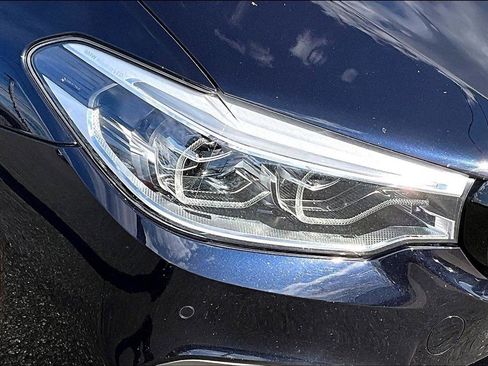 Used 2018 BMW M550i xDrive image 32