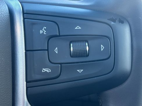 Used 2023 GMC Yukon XL SLT w/ SLT Premium Package image 13