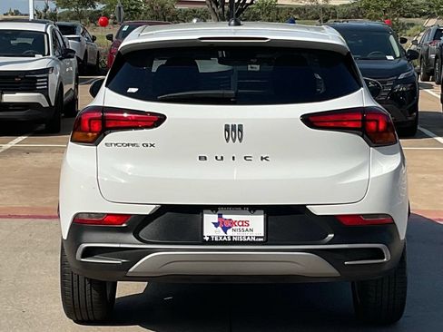 Used 2025 Buick Encore GX Preferred FWD image 4