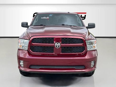 Used 2018 RAM 1500 Express RWD image 2