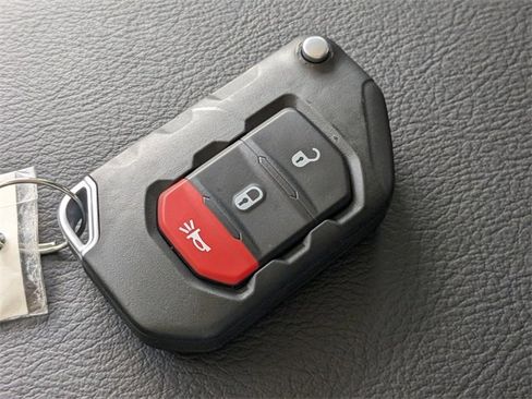 Used 2025 Jeep Wrangler Rubicon image 26