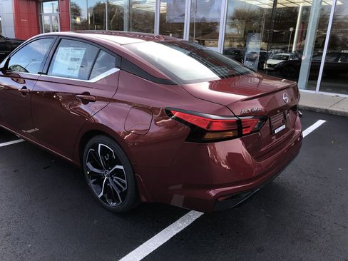 New 2025 Nissan Altima 2.5 SR w/ SR Premium Package image 12