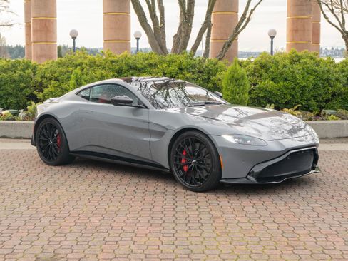 Used 2023 Aston Martin V8 Vantage Coupe image 48