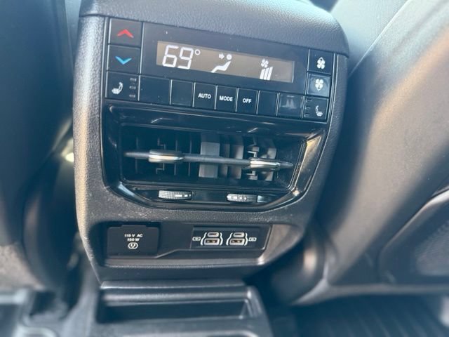 Used 2022 Jeep Grand Cherokee L Limited w/ Trailer Tow Group (B) AWD/4WD image 19