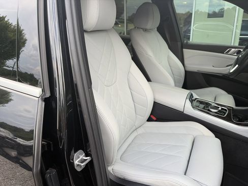 Used 2024 BMW X5 xDrive40i w/ Premium Package AWD/4WD image 37