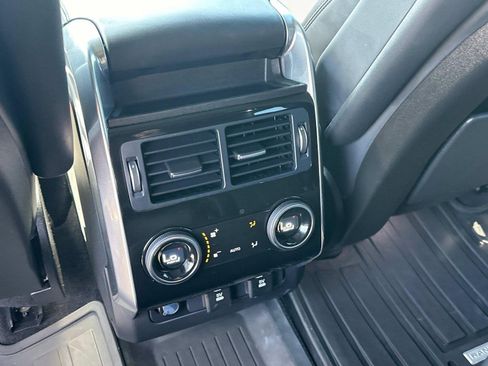 Used 2021 Land Rover Range Rover Sport HST image 16