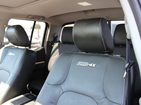 Used 2020 Nissan Frontier PRO-4X image 17