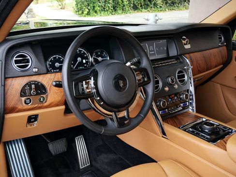 Certified 2019 Rolls-Royce Cullinan AWD/4WD image 26