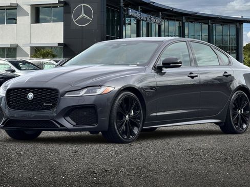 Used 2024 Jaguar XF R-Dynamic SE image 8