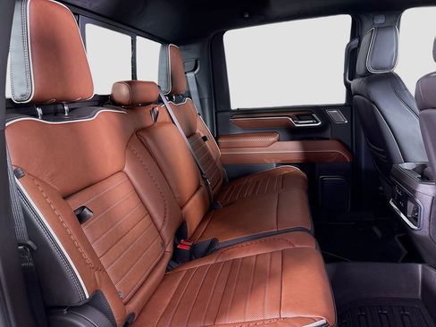 Used 2026 GMC Sierra 3500 Denali Ultimate image 31