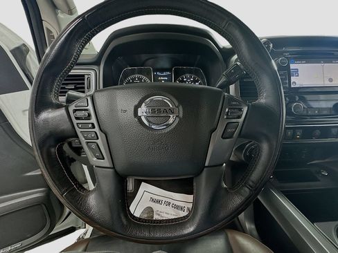 Used 2018 Nissan Titan Platinum Reserve AWD/4WD image 12