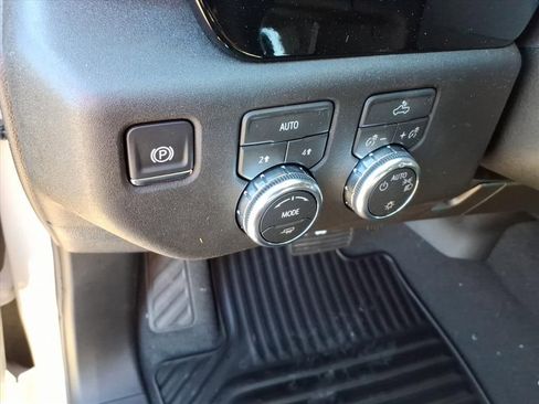 New 2026 GMC Sierra 1500 SLE image 10