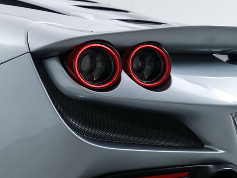 Used 2021 Ferrari F8 Tributo RWD image 16