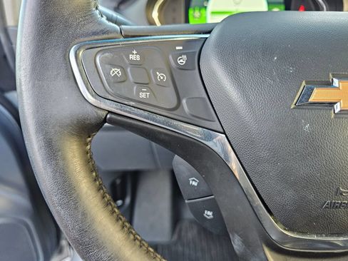 Used 2020 Chevrolet Bolt Premier w/ Infotainment Package FWD image 26