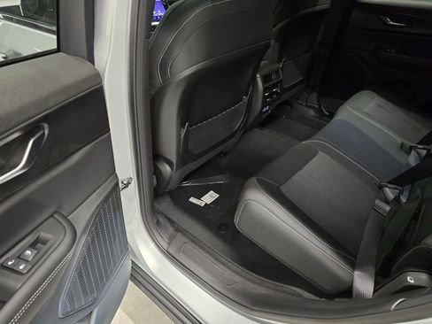 New 2025 Jeep Grand Cherokee Laredo w/ Luxury Tech Group I RWD image 28