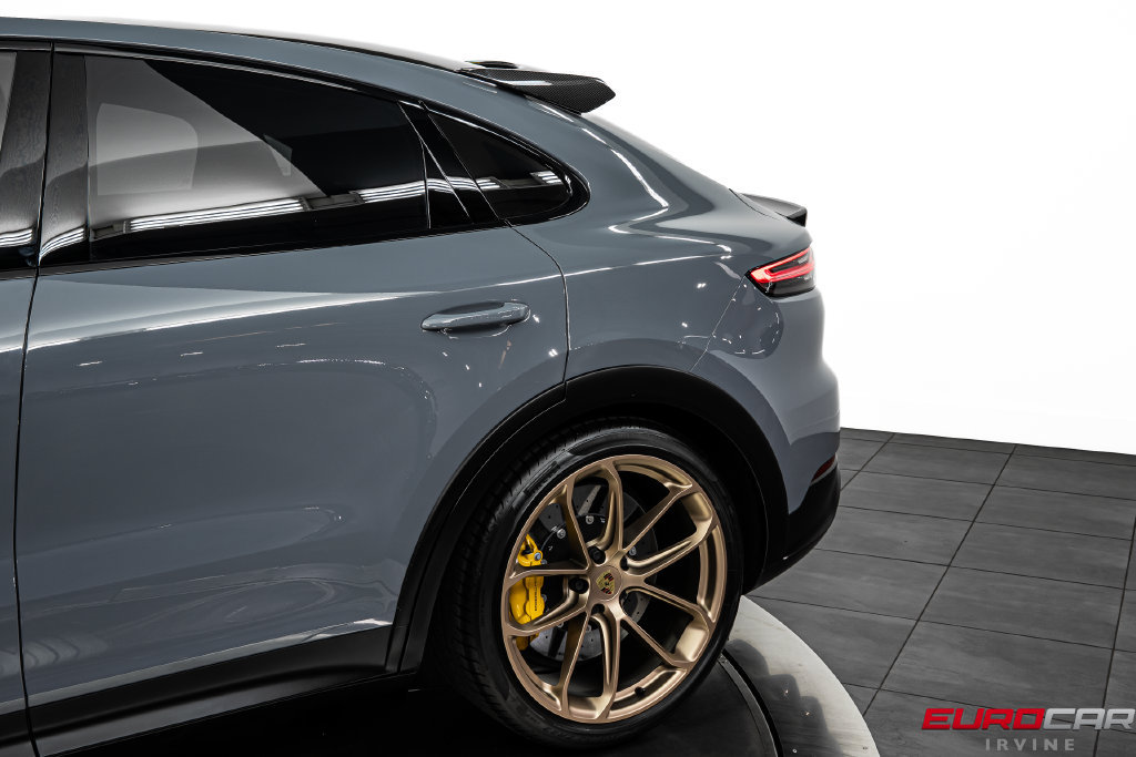 Used 2022 Porsche Cayenne Turbo GT AWD/4WD image 17