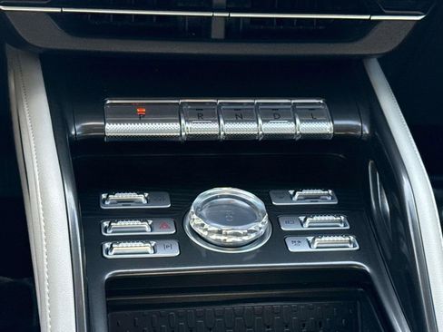 Used 2024 Lincoln Nautilus Reserve w/ Equipment Group 202A image 18